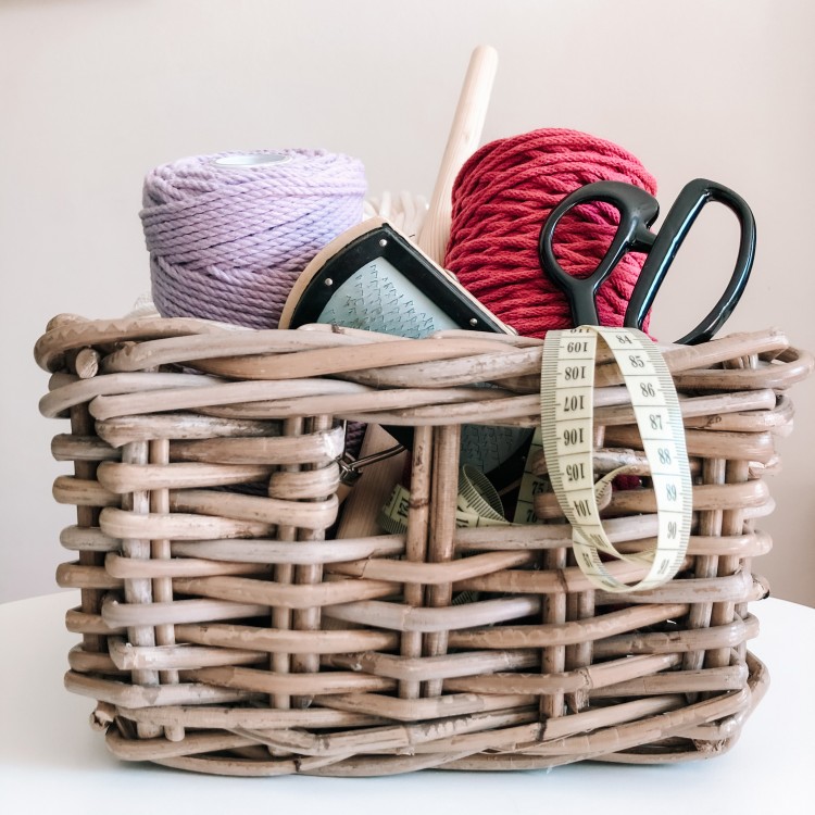 Podstawowe narzędzia do makramy