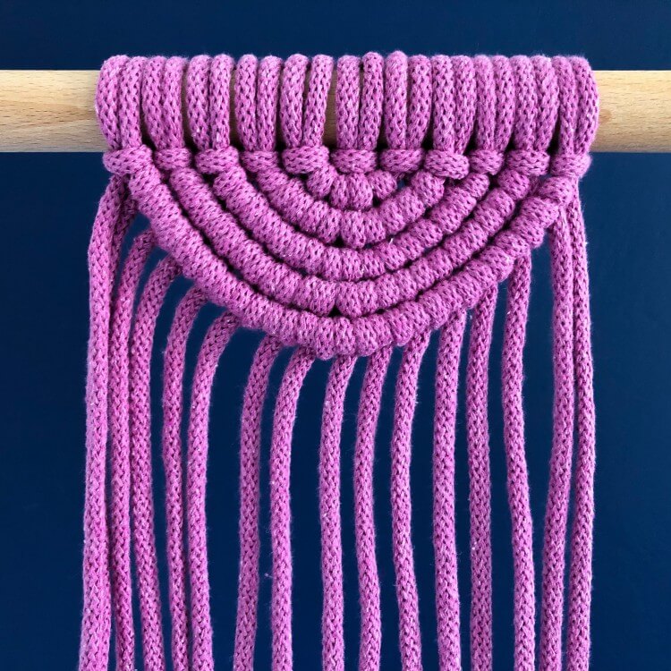 Węzeł żebrowy w półokręgu