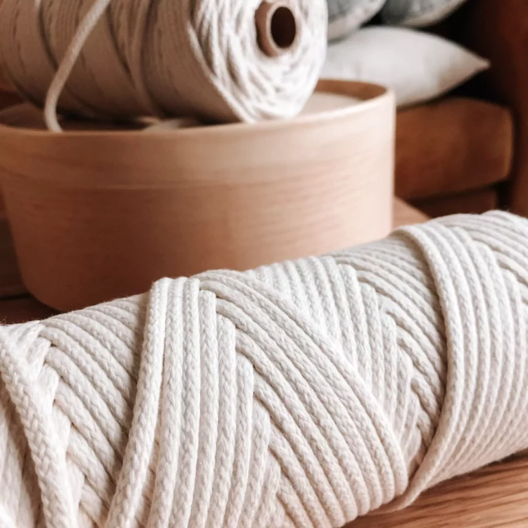 Sznurek pleciony do makramy bez rdzenia