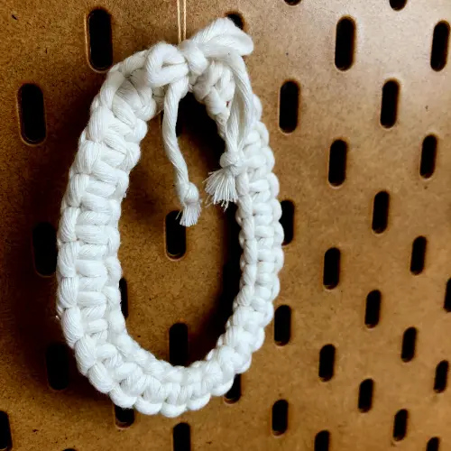 ozdoba wielkanocna ze sznurka makrama