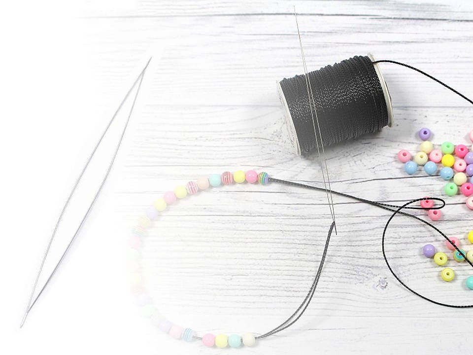 Igla do nawlekania koralikow 1